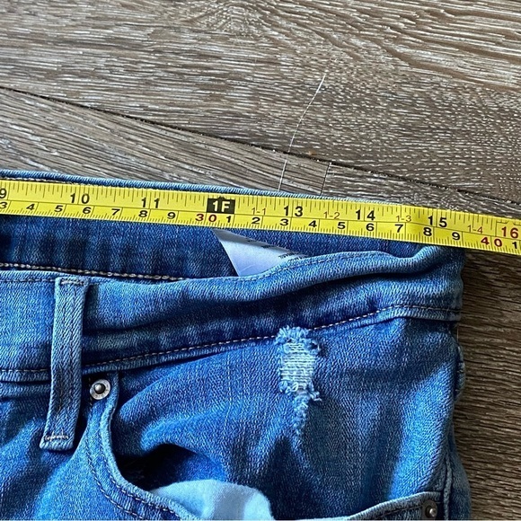 Levis Shorts Women’s Size 30 Blue Jean Distressed - Picture 8 of 13